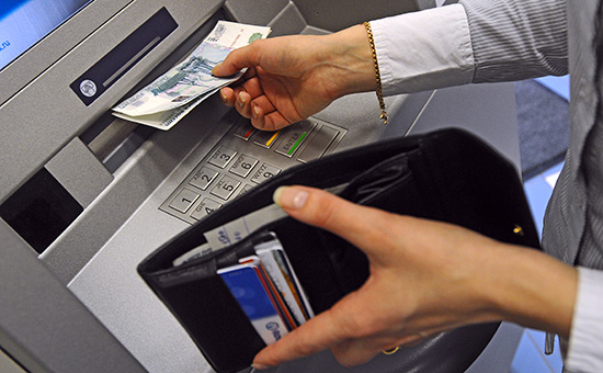 Что будет, если взять лишние деньги в банкомате?