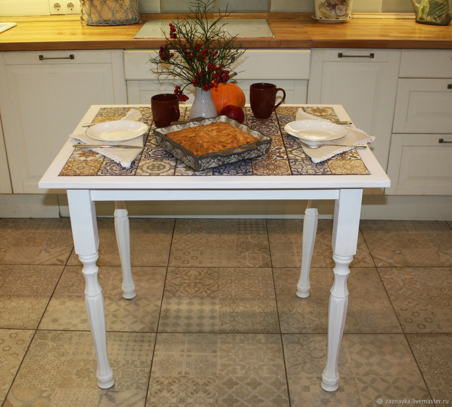 обеденный стол со столешницей из керамической плитки
