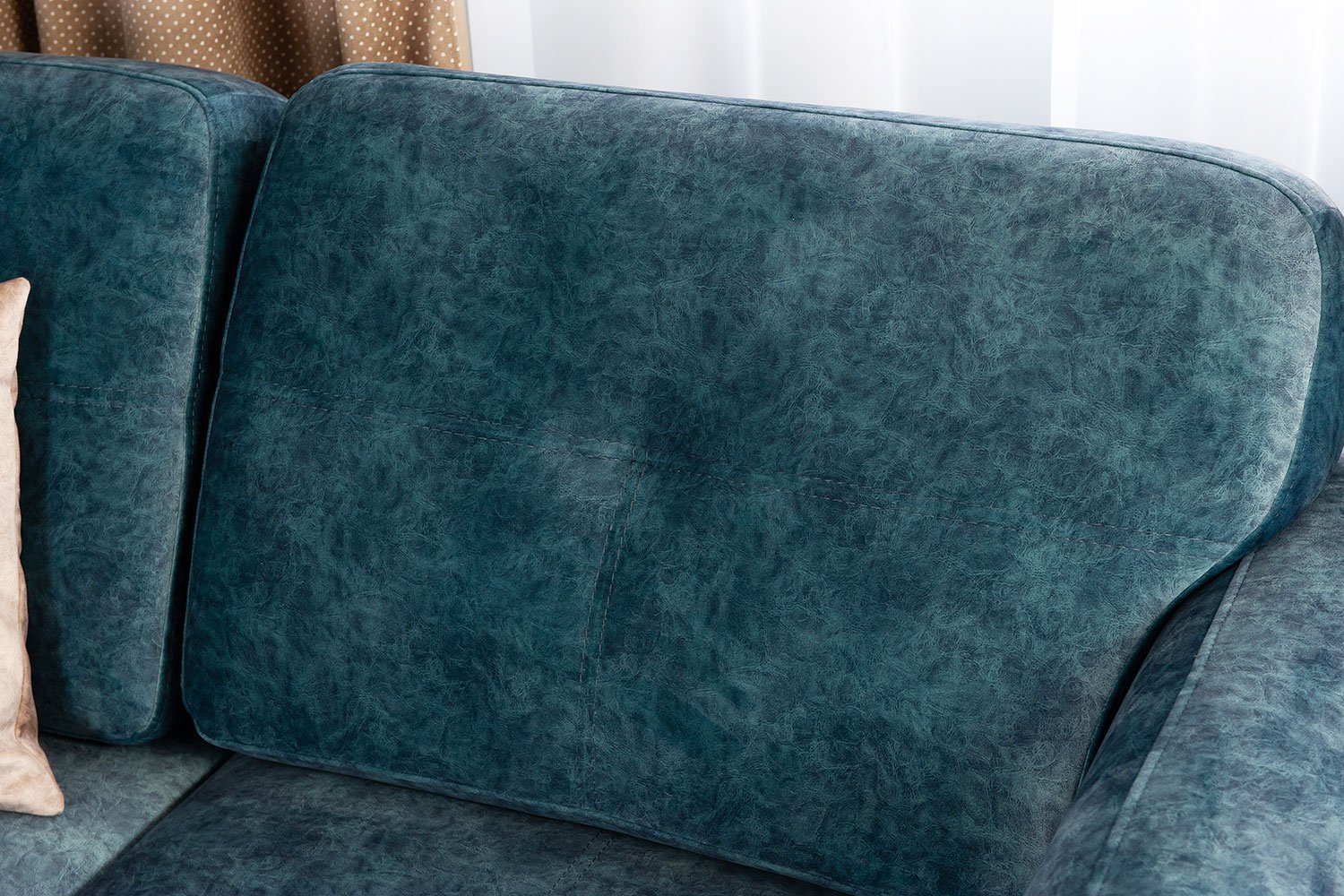 Синий замшевый диван