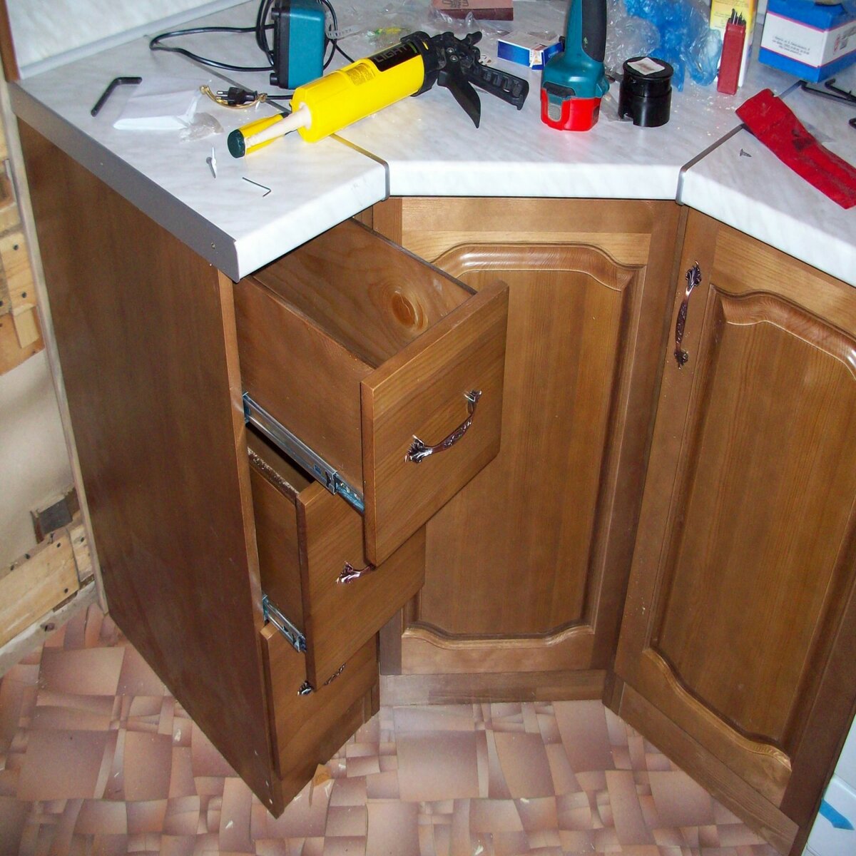 Угловой шкаф под раковину на кухню