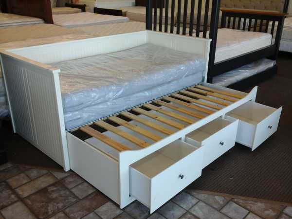 Кровать икеа двуспальная с ящиками