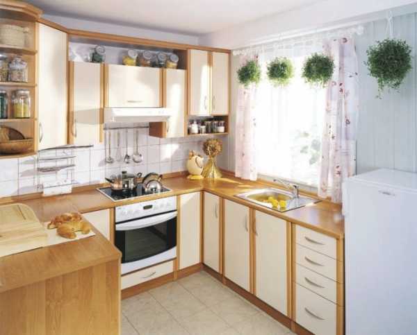 Белый угловой кухонный гарнитур на маленькую кухню