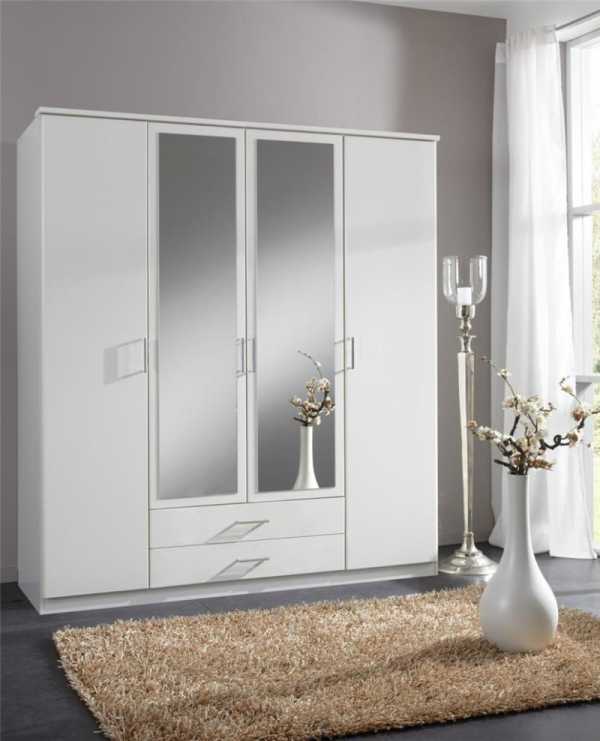 Белый шкаф с зеркалами ромбами