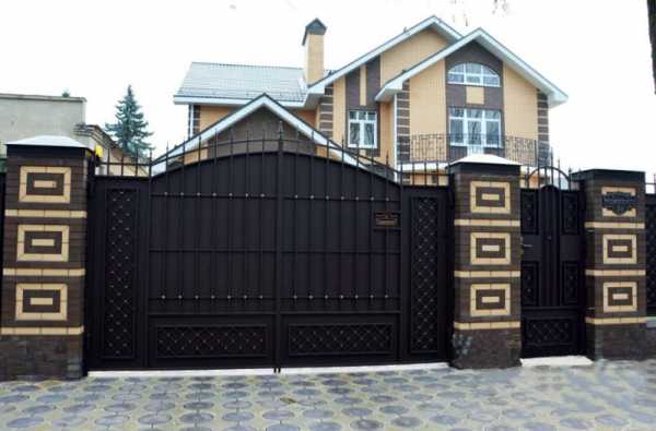 Дизайн перед воротами частного дома